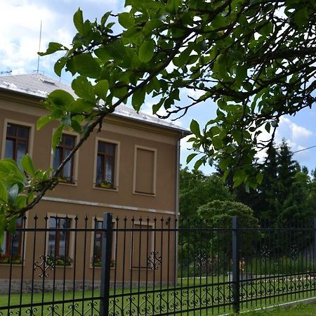 Pension Stara Skola Vysoke Zibridovice מראה חיצוני תמונה